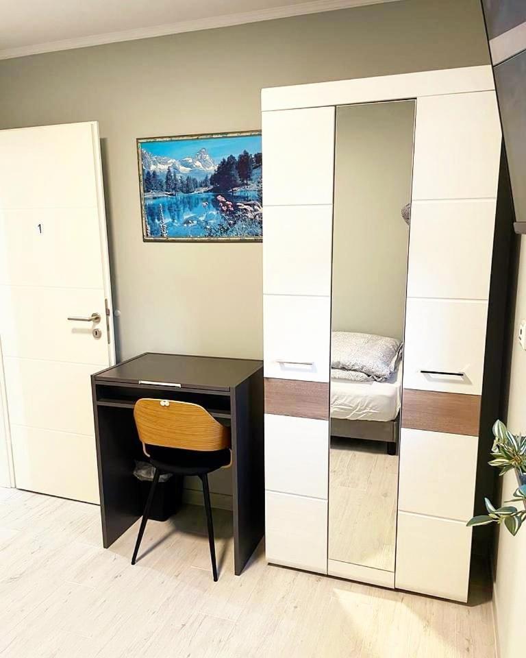 Davidoff-Apartment Seelze Exterior photo